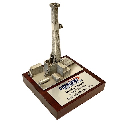 Oilfield statue oil well drilling scene model trophy